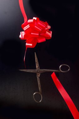 Yay bant kesme makası