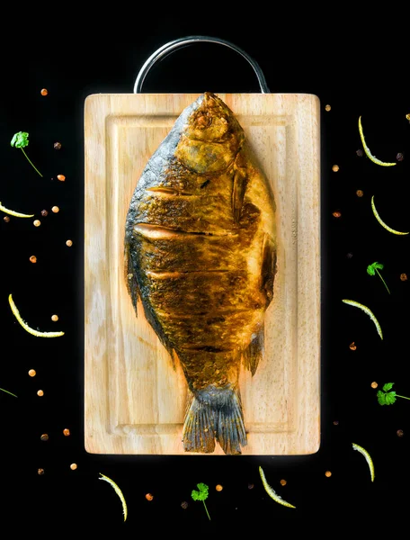 Pește prăjit cu condimente — Fotografie, imagine de stoc
