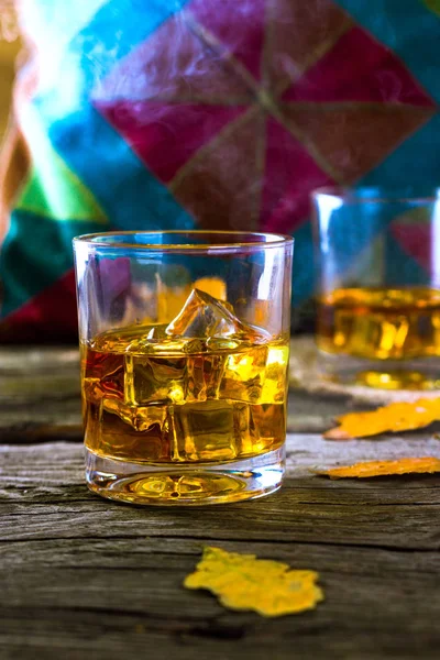 Scotch whisky met ijs — Stockfoto