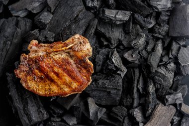 Kızarmış et kemik