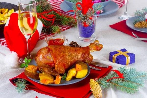 Christmas turkey on the table — Stock Photo, Image