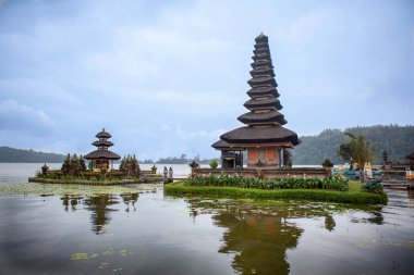 Pura Ulun Danu Tapınağı bir göl Beratan. Bali, Endonezya