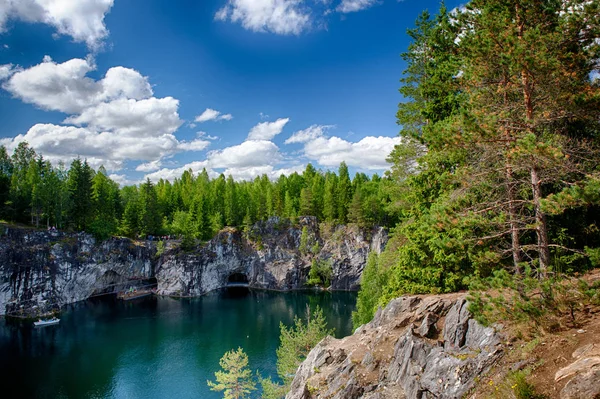 Mermer Kanyon Ruskeala Mountain Park Karelya, Rusya