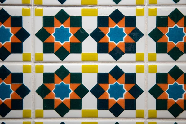 Conjunto colorido de azulejos ornamentais de Portugal — Fotografia de Stock