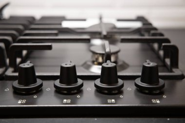 Gaz sobası yakın çekim kontrol paneli