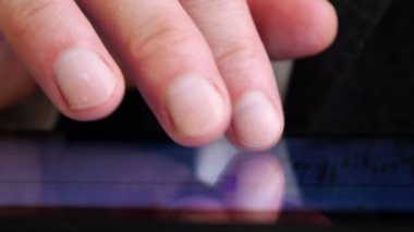 Tablet bilgisayarınızla borsa - 4 k çalışma ticaret online, işadamı