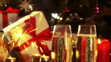 Şampanya - maytap - 4 k yanma ile Noel dekorasyonu ile gözlük