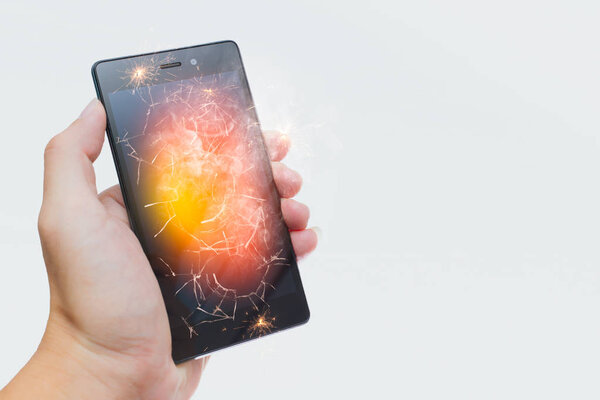 Над обогревом смартфона, мобильный взрыв и ожог, взрыв батареи мобильного телефона
