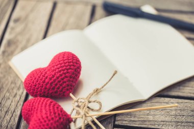 boş cep kağıt kitap defter veya ahşap masa faturasında açın 