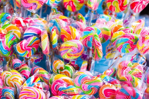Caramelos de piruletas de colores —  Fotos de Stock