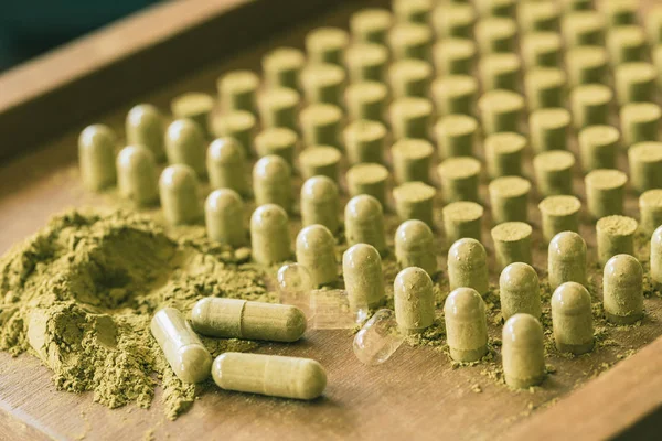 Kariyat Powder herbal - Organic herbal drug with manual capsule packing tool. — Stock Photo, Image