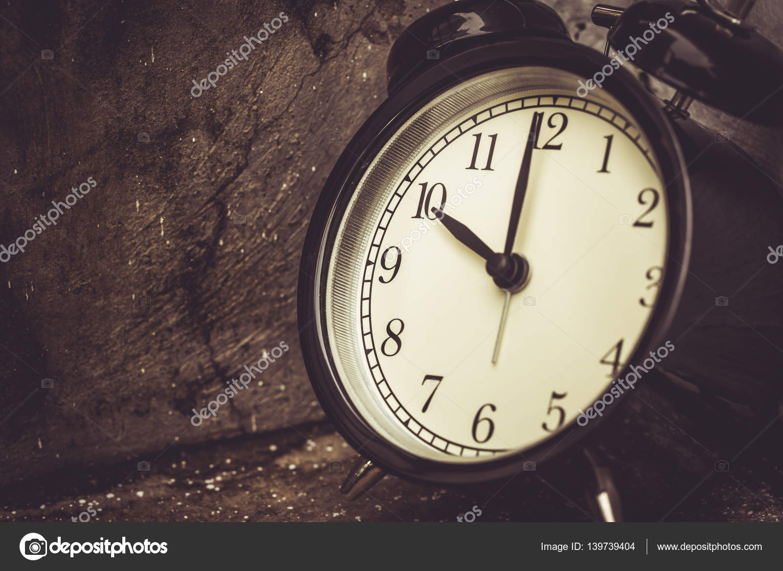 10 O Clock Retro Vintage Clock Brown Color Tone Stock Photo Image By C Coffeekai