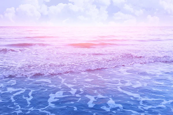Playa de mar en tono de color azul . — Foto de Stock