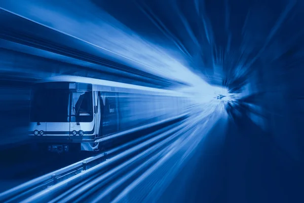 Nagy sebességű üzleti vonat közlekedés és technológia koncepció, gyorsulás szupergyors gyors mozgás berreg elmaszatol — Stock Fotó
