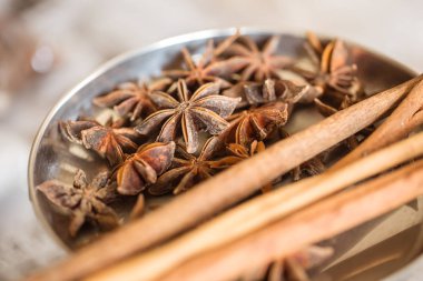 Çinli yıldız anason tarçın bitkisel tıbbi ile 