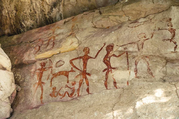Arte rupestre antica o pittura dell'età della pietra in Thailandia . — Foto Stock
