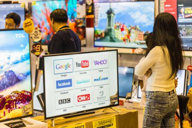 Alıcı düşünün akıllı Tv içinde tüketici piyasa fiyatı damla ve popüler Güneydoğu Asya Süper market satın almak