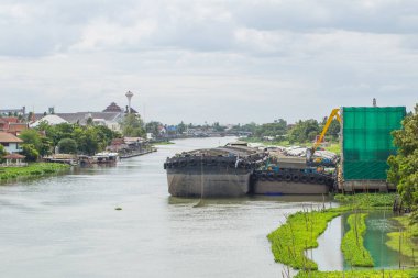 Tayland nehir tekne büyük nicke taşımak kum.