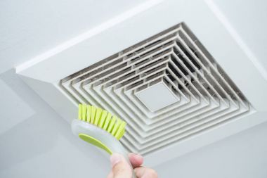 Hava kanalı fırça ile sağlık ve office kişilerde zatürree nedeninin için tehlike temizleme tozu.
