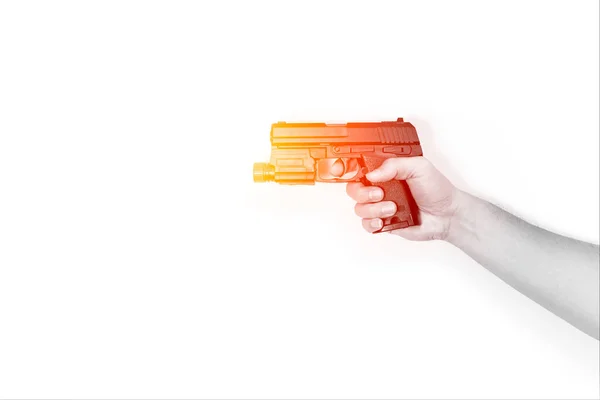 Erkek eli tutun tabanca silah ya da hafif ateş üzerinde beyaz izole otomatik tabanca. — Stok fotoğraf