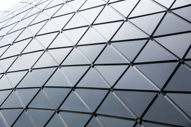 Modern üçgen geometrisi tarzı çatı tasarım mimari arka bina