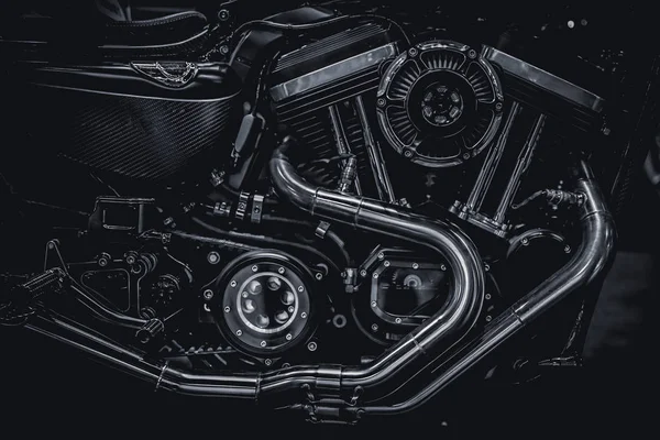 Motosiklet motoru motoru egzoz boruları sanat fotoğraf siyah beyaz vintage sesi