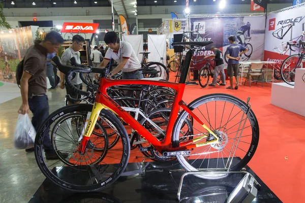 Internationale Bangkok fiets 9e 2017. Grootste fietsen fiets Expo in Thailand, Trend van fietsen populair en fiets voor papa Azië is nieuwe grote doelstelling van fietsen markt consumenten. — Stockfoto