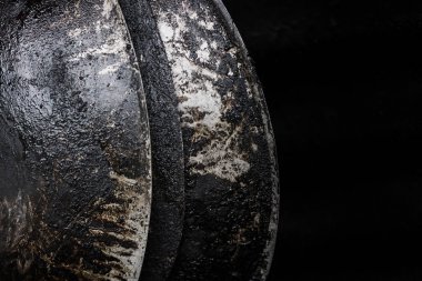 yanık siyah pan. Grunge yağ kirli sağlıksız gıda petrol pan mutfakta.
