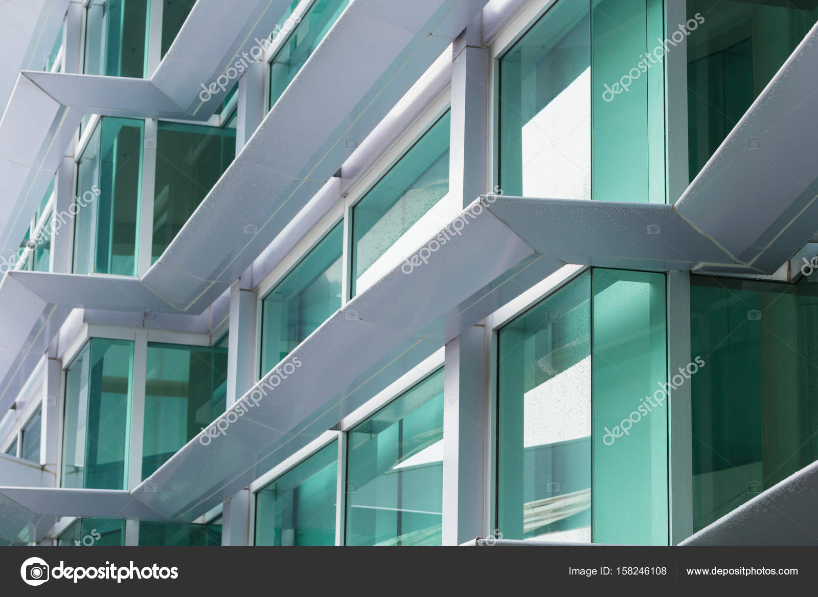 Rivestimento esterno di edificio per uffici di materiale composito ... Materiali per rivestimenti esterni