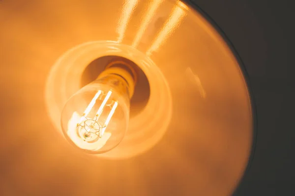 Tungsten lamp bulb, old vintage design style. — Stock Photo, Image