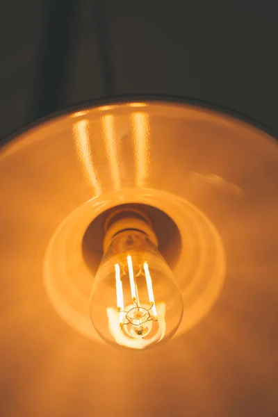Tungsten lamp bulb, old vintage design style. — Stock Photo, Image