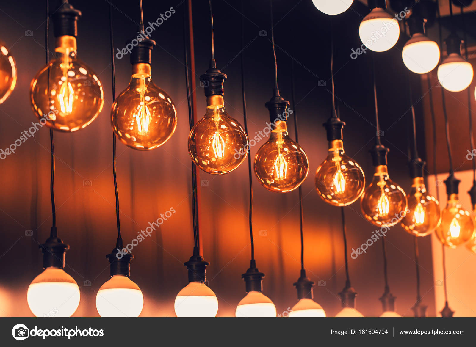 Reihe von Retro-industriellen Loftstil hängen Wolfram-Lampe Lampe ... Reihe von Retro-industriellen Loftstil hängen Wolfram-Lampe Lampe ...
