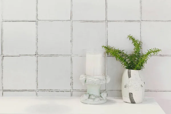 Baño baño o inodoro decoración de la naturaleza con baldosas de cerámica acristalada, limpia casa moderna . —  Fotos de Stock