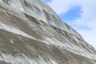 betonarme duvar veya sprey beton teknik ile heyelan koruma
