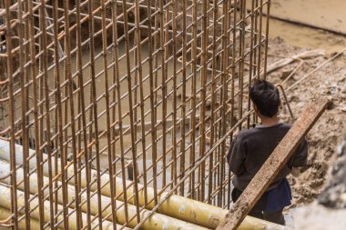 Emanet işçi tehlike çok emek sorun kavramı ile metal tel işyerinde