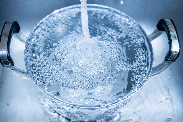 evye, ev mavi temiz renk tonu pot atık su durulama su seviyesi