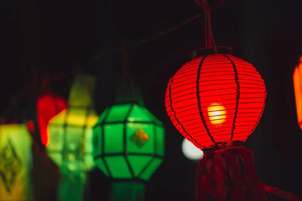 Färgglada papper lampa traditionell thailändsk stil ring Yee Peng lykta eller Yi Peng — Stockfoto