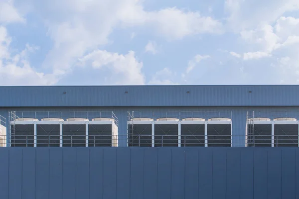 A fűtés-és légtechnika Folyadékhűtők tetőtéri egységek klíma sor — Stock Fotó