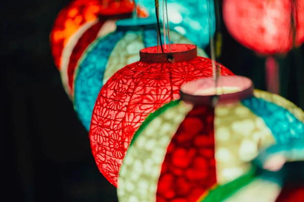 Renkli asılı kağıt lamba Festivali renkli gece ışık fener den — Stok fotoğraf