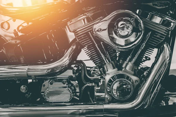 老式摩托车发动机闪亮的铬艺术摄影 — 图库照片