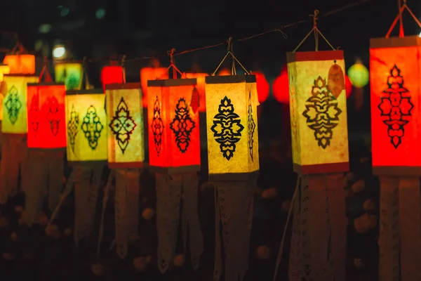 Lámpara Papel Colorida Estilo Tailandés Tradicional Llamada Yee Peng Linterna — Foto de Stock