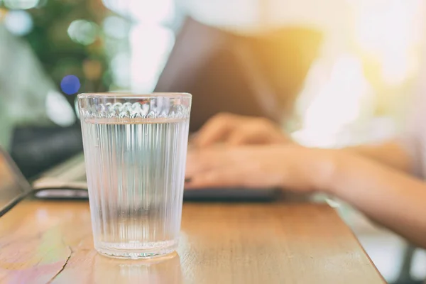 drinking or sip water while working in office better for health