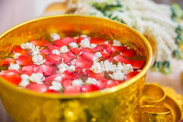 Agua Bendita Con Aroma Rosa Flor Jazmín Utilizado Ceremonia Boda —  Fotos de Stock