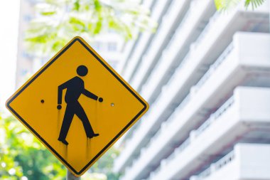 trafik işareti afiş şehrin çapraz yaya dikkat