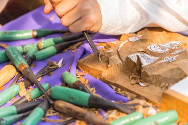 Tay Craftsman oyma ahşap ahşap el sanatları sanat nesnesi yapma