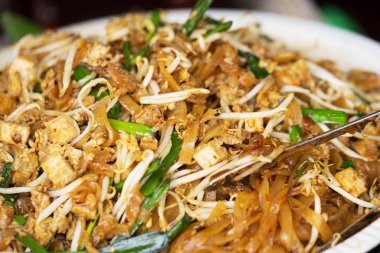 Pathai veya Padthai en popüler Fried Noodle lezzetli Tay Street gıda.