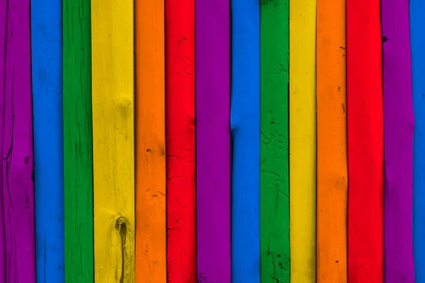 色鮮やかなレインボー Lgbt ウッドの背景 — ストック写真