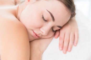 yatağa kapalı gözler portre uyuyan kadınlar güzel yüz