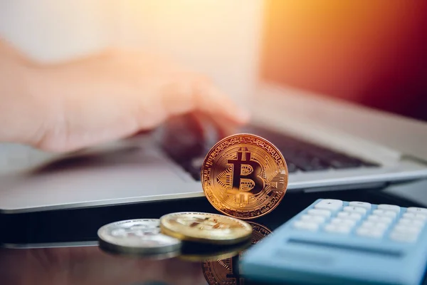 Bitcoin Con Computadora Portátil Para Dinero Digital Criptomoneda Nuevo Concepto — Foto de Stock