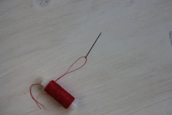Spool Red Thread Needle Thread Table — 스톡 사진